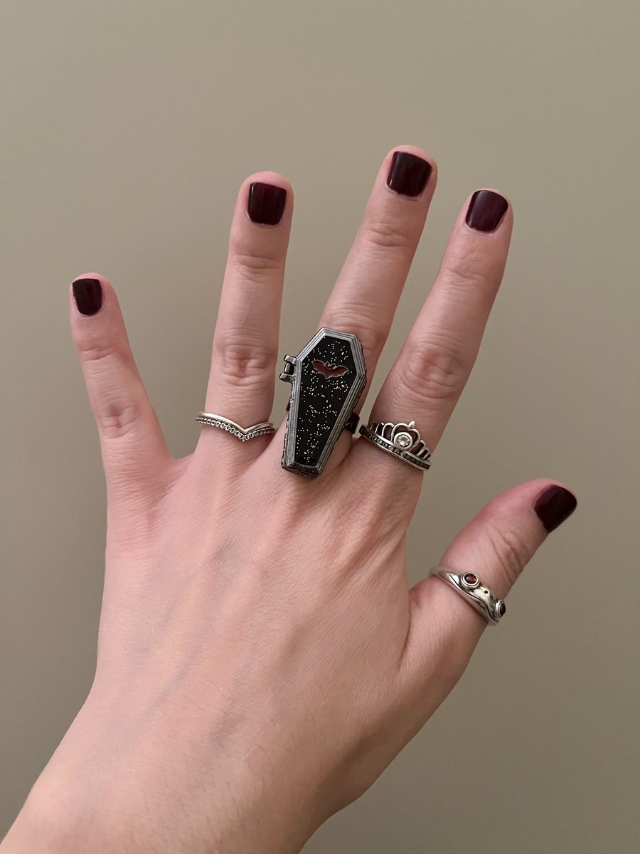 saiIormisandry's tweet photo. trying to fill the lestat shaped hole in my heart https://t.co/w2odlX9wDL