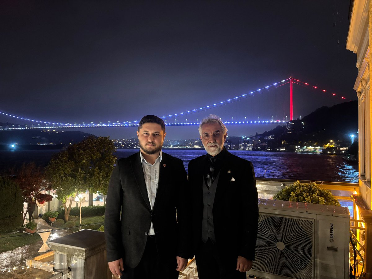 tahsin_basari's tweet photo. İstanbul Üniversitesi Baltalimanı Sosyal Tesisleri’ne misafir olduk. 

Yükseköğretim gençliğimizin istifade edeceği nice faaliyet ve projeyi, tarihi ve güzide mekanlarımızda hayata geçirmek üzere istişarelerde bulunduk. 

Misafirperverlikleri ve ilgilerinden dolayı Tesis Müdürü Sayın Bülent Saygılı’ya teşekkür ediyorum.