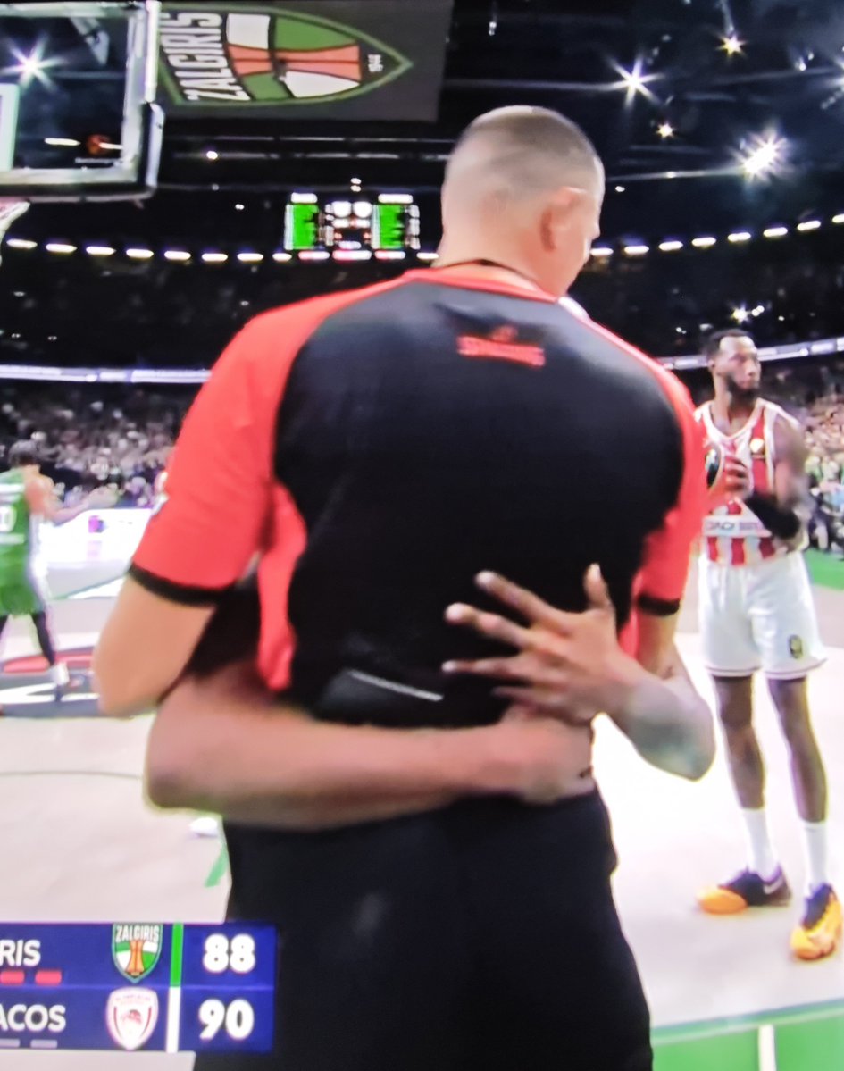 athcult's tweet photo. #olympiacosbc #paobc https://t.co/jc6WdkNL6w