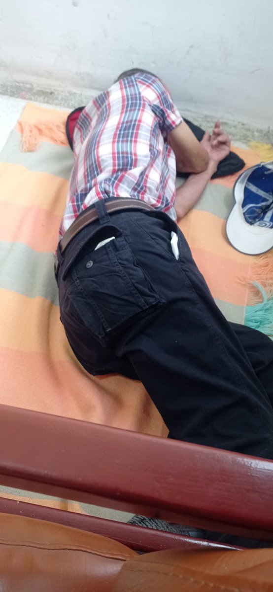 Moviporlasalud's tweet photo. Luis, 80 años, de @EmssanarEPS lleva desde ayer en urgencias del Hospital Isaías Duarte Cancino con complicaciones por una hernia operada y problemas testiculares.
⚠️ Es hipertenso, diabético y tiene enfermedad renal.
¡Necesita atención prioritaria, no más demoras! @Supersalud https://t.co/nb8VYAUdWd