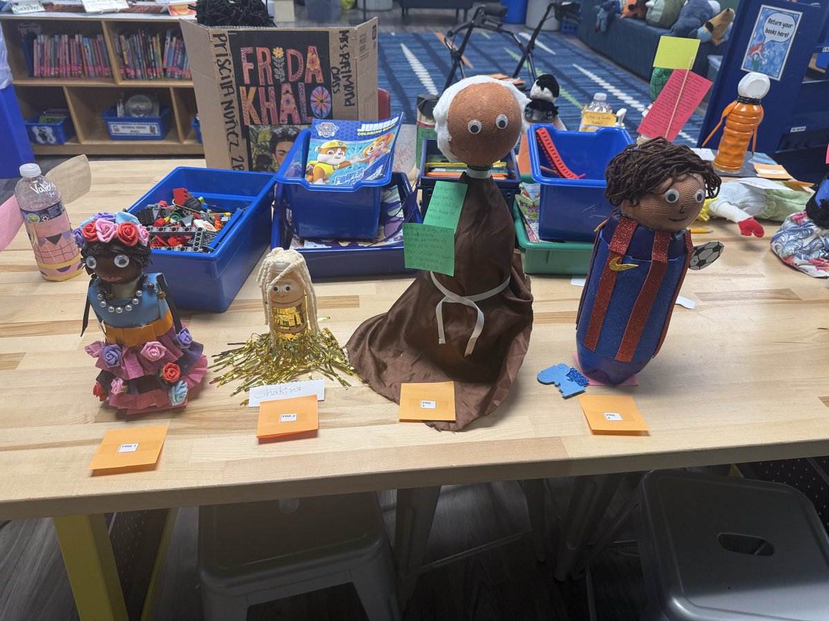 SMCLAbookden's tweet photo. Great turn out for Bottle Biographies to research and celebrate famous Hispanics for Hispanic heritage month.  The Wolfpack showed out!  @SMCLAbookden @CREWatDISD @DISD_Libraries @RubyGarzaDISD https://t.co/QuBUJCOzFz