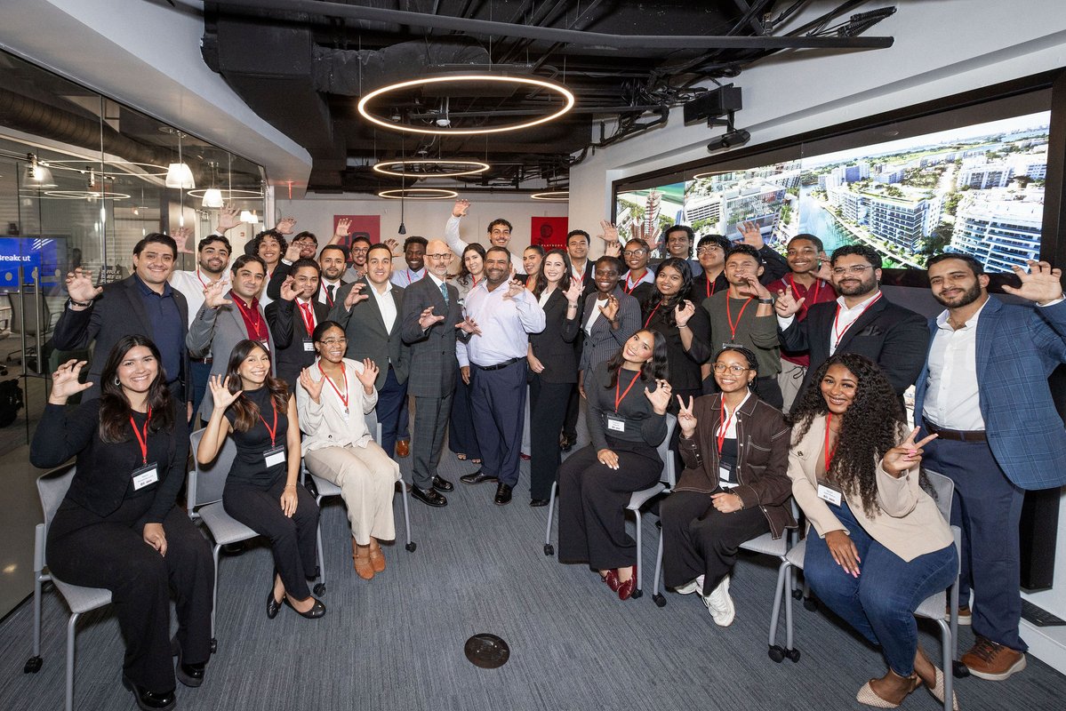 SuffolkBuilds's tweet photo. Our Semester Sprint Mentorship Program has landed in Miami! We’ve teamed up with the FIU ABC Student Chapter to give 25 students firsthand experience in construction, from project management and preconstruction to innovation and AI. Proud to support future builders! https://t.co/vPNJJaJQct