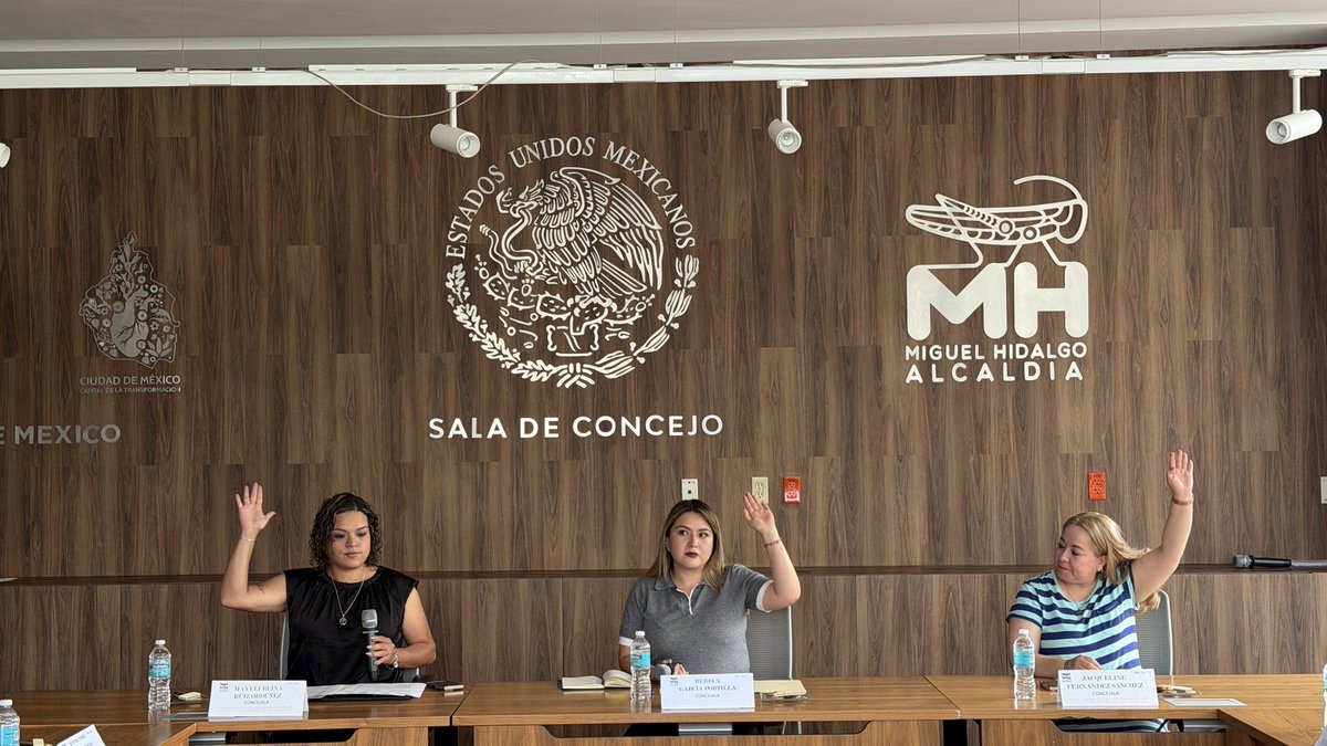 MayeliRuizO's tweet photo. Durante la 9a. Sesión Ordinaria de la Comisión de Seguridad Ciudadana, se rindió el Informe Anual de Actividades por parte de la comisionada. Desde nuestra trinchera, continuaremos impulsando las acciones que fortalecen la seguridad y el bienestar de las familias. https://t.co/yvfWahrToD