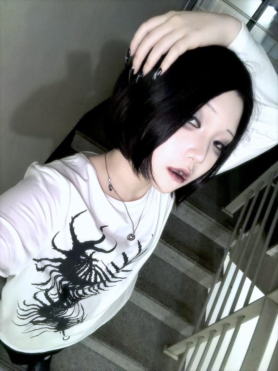 mooooo0000000's tweet photo. 개밥무야지￼ https://t.co/aODPbzIDaF