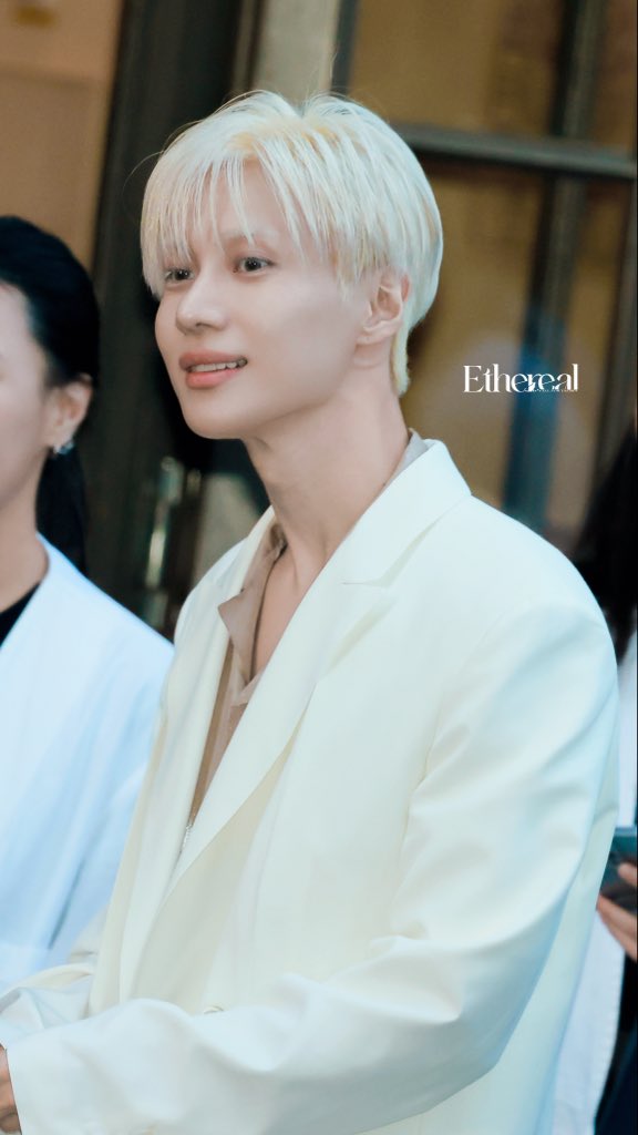 Ethereal_718's tweet photo. 𝟐𝟔𝟎𝟗𝟐𝟗 

𝐌𝐚𝐢𝐬𝐨𝐧 𝐌𝐚𝐫𝐠𝐢𝐞𝐥𝐚 𝐒𝐩𝐫𝐢𝐧𝐠 𝐒𝐮𝐦𝐦𝐞𝐫   
                      𝟐𝟎𝟐𝟕 𝐬𝐡𝐨𝐰

                        🥺🤍🫳🏻

#태민 #TAEMIN #テミン #泰民 
#TAEMINxMaisonMargielaSS27
#TAEMINxMaisonMargiela
#MaisonMargiela https://t.co/DaSSFUrOFa