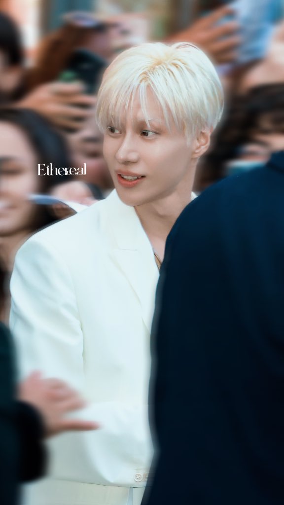 Ethereal_718's tweet photo. 𝟐𝟔𝟎𝟗𝟐𝟗 

𝐌𝐚𝐢𝐬𝐨𝐧 𝐌𝐚𝐫𝐠𝐢𝐞𝐥𝐚 𝐒𝐩𝐫𝐢𝐧𝐠 𝐒𝐮𝐦𝐦𝐞𝐫   
                      𝟐𝟎𝟐𝟕 𝐬𝐡𝐨𝐰

                        🥺🤍🫳🏻

#태민 #TAEMIN #テミン #泰民 
#TAEMINxMaisonMargielaSS27
#TAEMINxMaisonMargiela
#MaisonMargiela https://t.co/DaSSFUrOFa