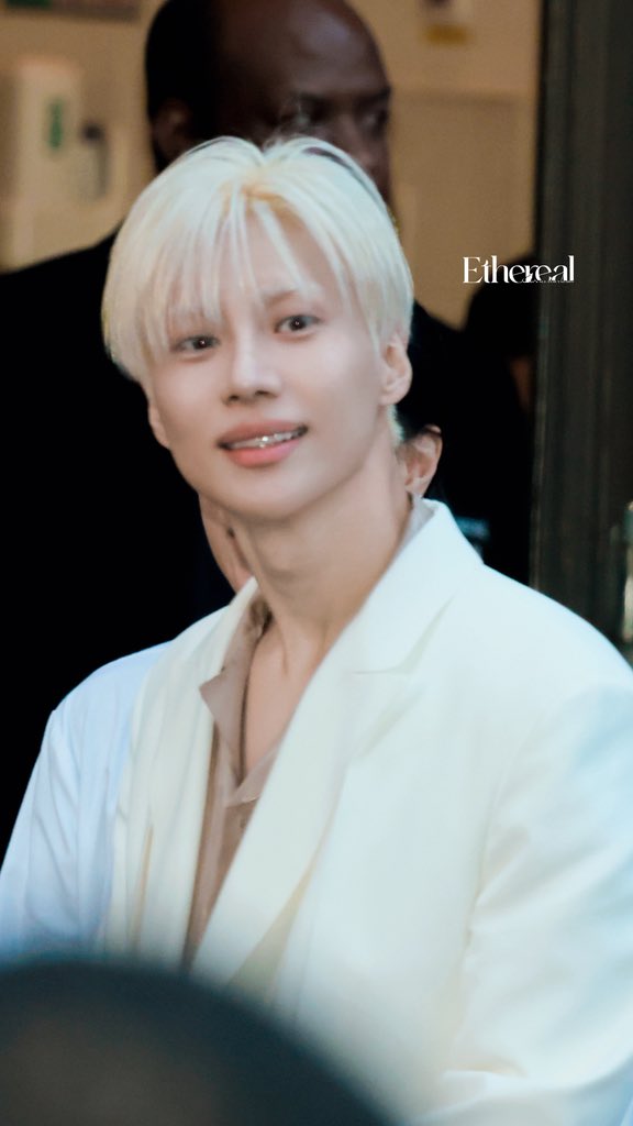 Ethereal_718's tweet photo. 𝟐𝟔𝟎𝟗𝟐𝟗 

𝐌𝐚𝐢𝐬𝐨𝐧 𝐌𝐚𝐫𝐠𝐢𝐞𝐥𝐚 𝐒𝐩𝐫𝐢𝐧𝐠 𝐒𝐮𝐦𝐦𝐞𝐫   
                      𝟐𝟎𝟐𝟕 𝐬𝐡𝐨𝐰

                        🥺🤍🫳🏻

#태민 #TAEMIN #テミン #泰民 
#TAEMINxMaisonMargielaSS27
#TAEMINxMaisonMargiela
#MaisonMargiela https://t.co/DaSSFUrOFa
