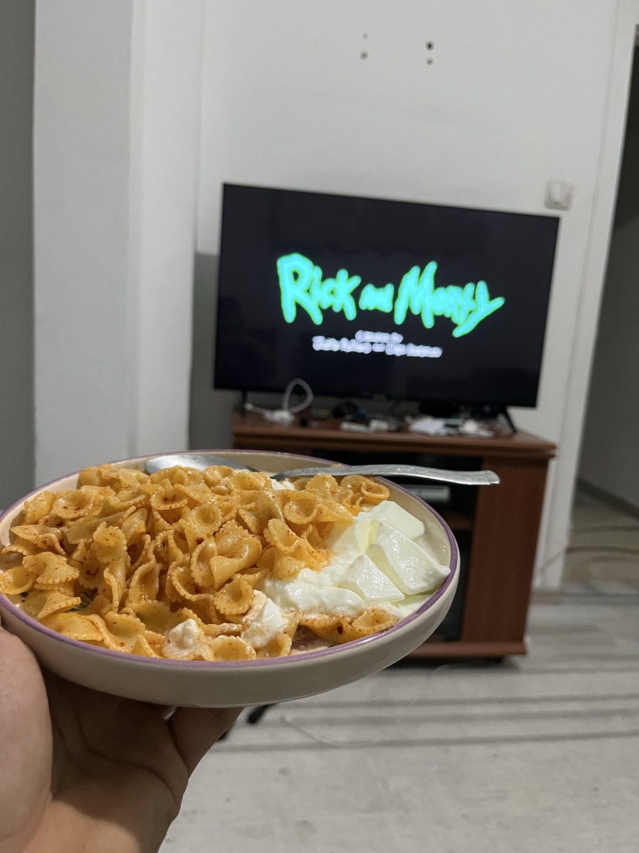 tabiefendim3's tweet photo. Kuskus makarnam yoktu :) ama kelebek makarnada mutlu etti https://t.co/JmHzojMAZT