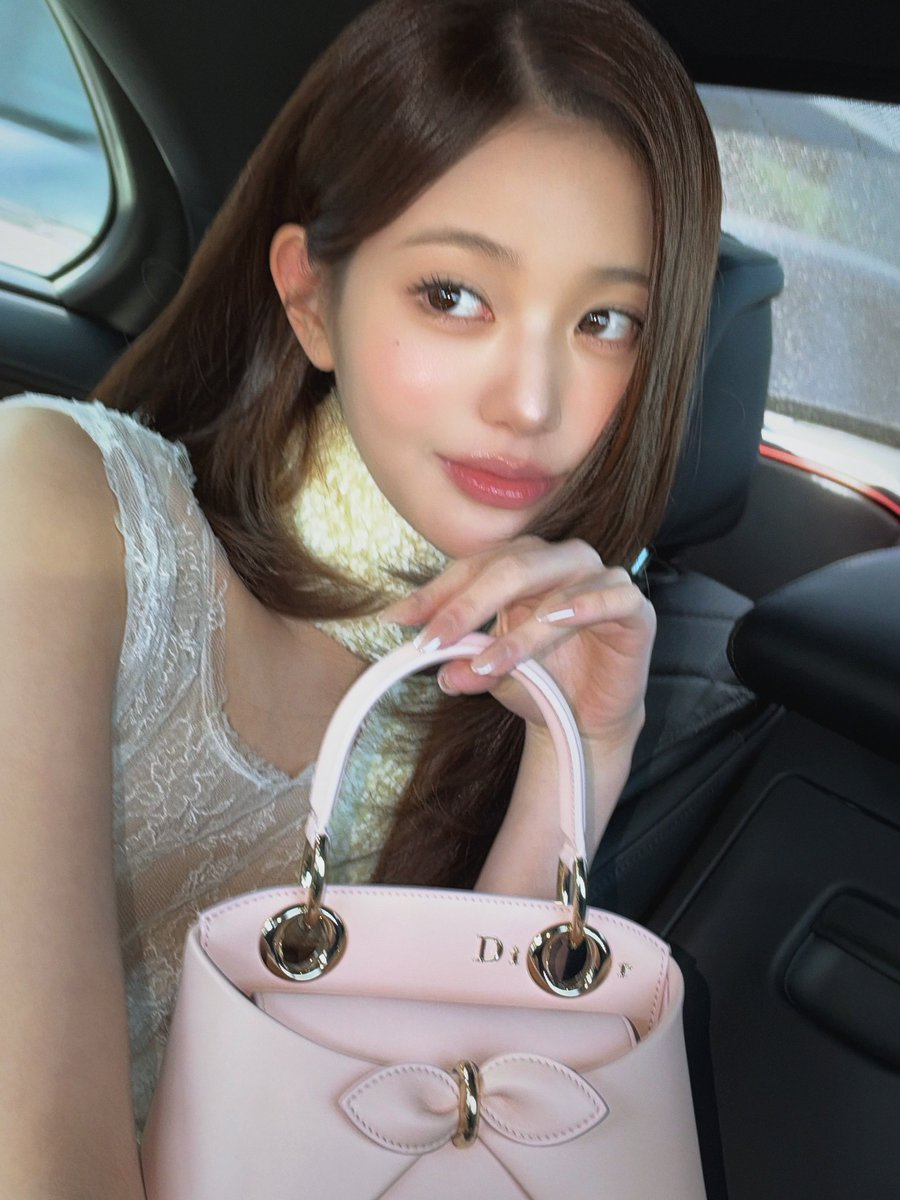 ivepics_'s tweet photo. wonyoung instagram update https://t.co/GUGBXvDdf2