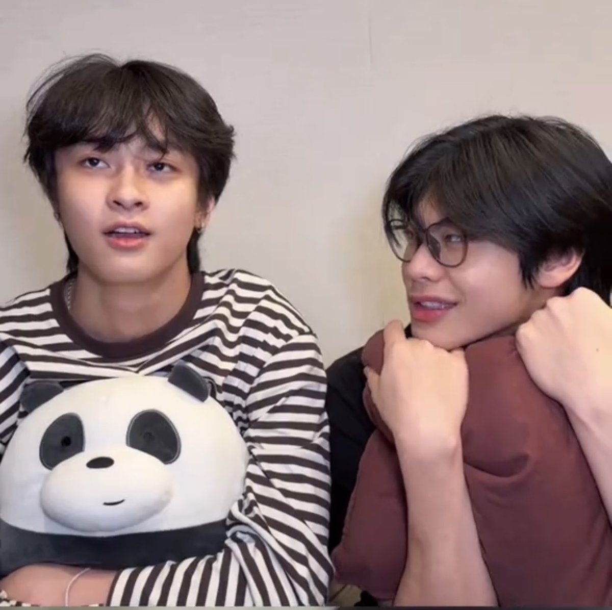 mimimochijm's tweet photo. เวฟเอ้ยยยยย เอ็งรู้อะไรบ้างไหมมมมมม https://t.co/lAb3tAzJVm