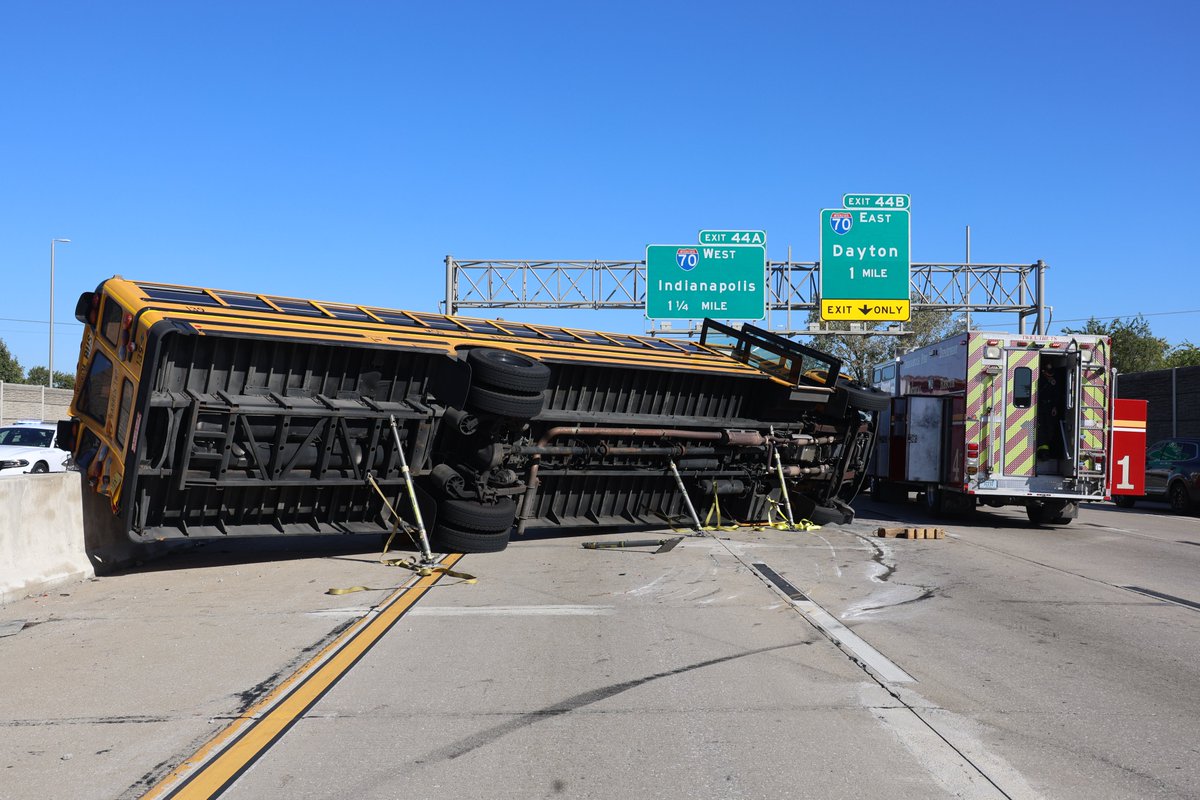 IFD_NEWS's tweet photo. 10:03 AM - 8 Children (7 slight, 1 serious) and 5 Adults (all slight) were transported to area hospitals after a collision on I465 NB at MM45, flipped a school bus on its side and heavily damaged an Indiana State Police Vehicle. #ISP is investigating the cause.  Multiple calls https://t.co/tHxyUfkXeM