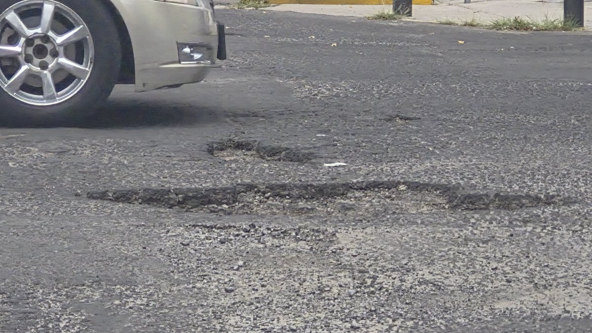 rafaelfran75708's tweet photo. @InfraPue @MariLoliPellon pedimos su apoyo para tapar este y otros baches sobre la 9 sur entre 53 y 55 poniente Prados Agua Azul https://t.co/FYMBiv1JIr