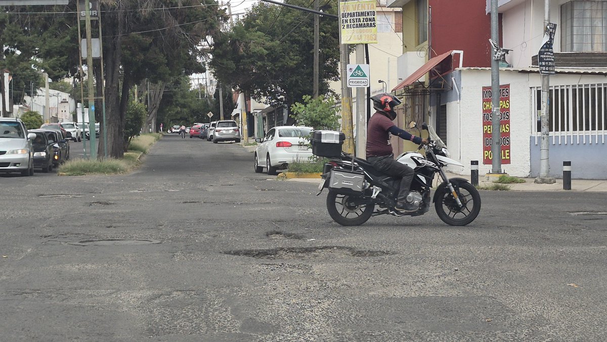 rafaelfran75708's tweet photo. @InfraPue @MariLoliPellon pedimos su apoyo para tapar este y otros baches sobre la 9 sur entre 53 y 55 poniente Prados Agua Azul https://t.co/FYMBiv1JIr
