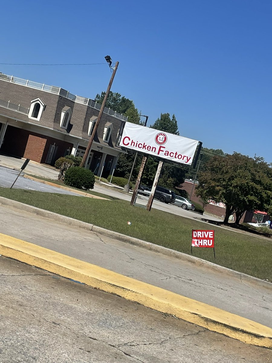 cccran1k's tweet photo. they tore down american deli for this😹😹😹😹😭😭😹😹😹😭😿 https://t.co/GPaCUBuH1G
