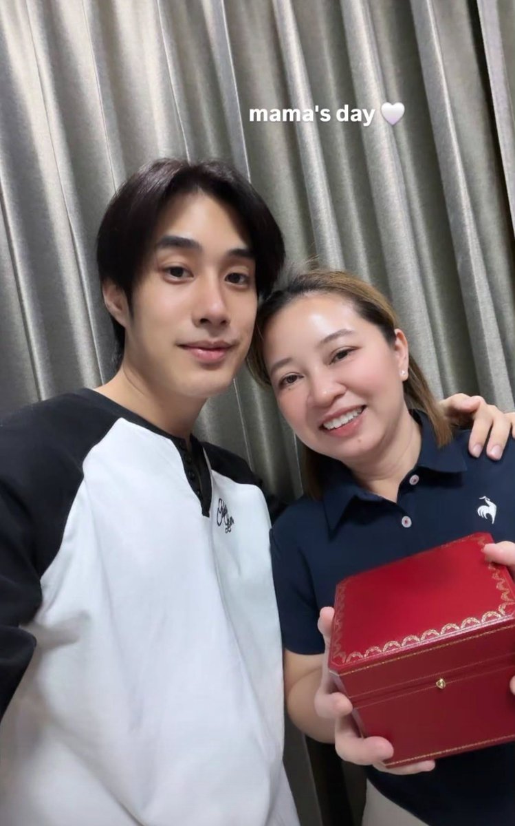 llostindelusion's tweet photo. Tle went to celebrate his mom’s birthday, flew back to Phuket and had the cutest boyfriend waiting for him all cozy in bed 😭 https://t.co/i0VgAXldn5