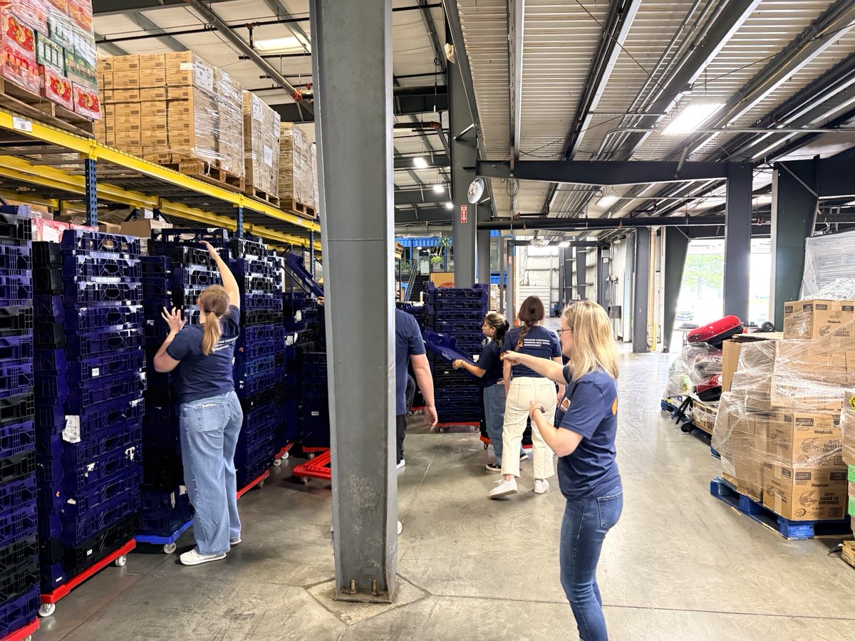 NeyerProperties's tweet photo. The Neyer Properties team recently spent a day serving at @M25M_org! 💙 We packed pallets for local pantries, sorted clothing for medical professionals, &amp; organized crates for their crew. Thanks for having us and for everything you do for people in need, in Cincinnati and beyond! https://t.co/bndazzvp4K