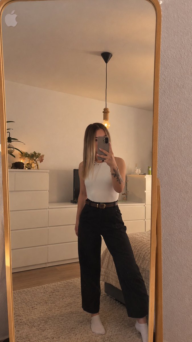 Veloura06_'s tweet photo. Guten Abend, meine braven Zahlsklaven. 😈
Ich hoffe, ihr habt mich nicht vergessen … denn ich habe euch ganz sicher nicht vergessen.
#Zahlsklave #Findom #FinDomGermany #PayPig #Tribute https://t.co/q6zGAKv2ku