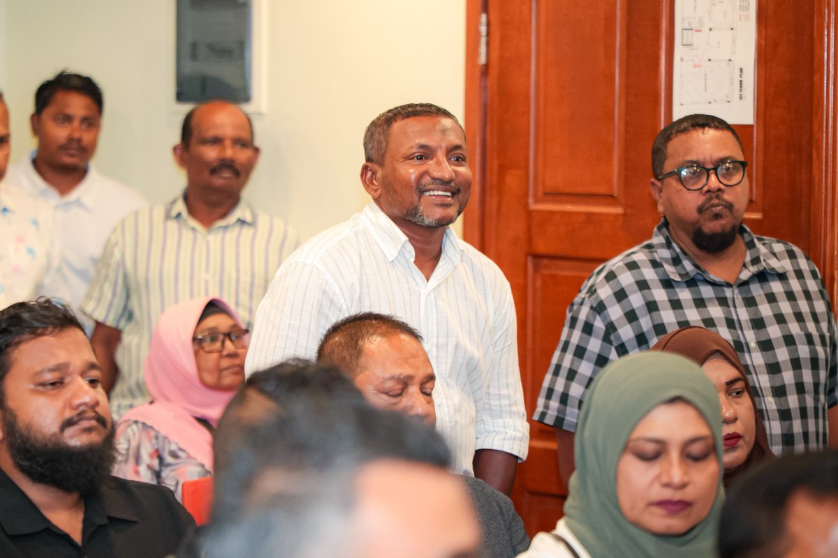 Muraidhooge's tweet photo. Dhivehin ge ummeedhu thakah mi adhu mi vanee kolhufain jahaafa iraadha kureh viyaam alhugandu thibey fuluhunge ummeedhu thakuga kula jassaa dheynan. @abdulla_shahid @aabaareh #FudhutheriDivehiRaajje https://t.co/bf9NqugIoB