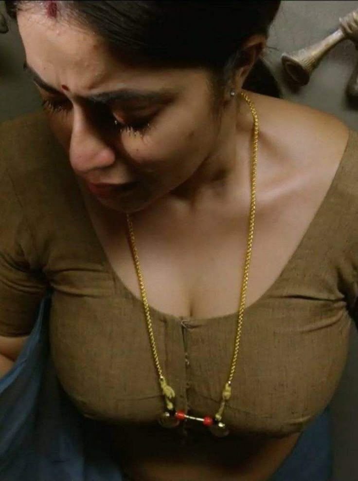 Actressbuzz9's tweet photo. Deeni paalu pindukoni puku lo paalu 💦🌺 kaare varaku dengitey 🥵🫦 venaka nundi gudda lo potlu vestu aa sallu pattukoni pinduthu dengali deeni👄🍌 ede eche arupulu expression kay enni rounds dengina kasi teeradhu.. entha dengina modda ke instant booner istundi🤤🥵 bajar lanja 🥵 https://t.co/1xnU30uoGs