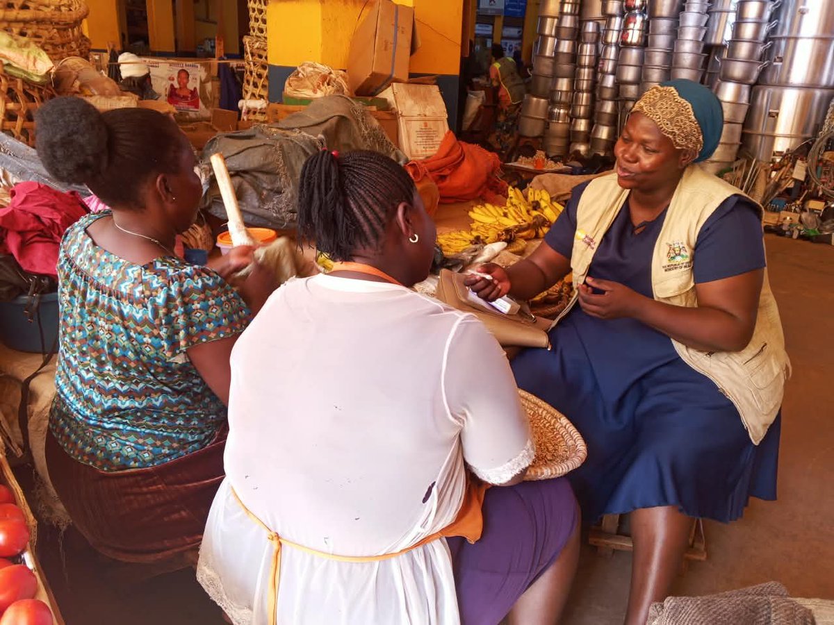 AcordUganda's tweet photo. With UNFPA funding, ACORD Uganda is enhancing access to information on Sayana Press in Jinja and Iganga. Community mobilisation at Jinja Central Market is helping women and girls access safe, simple and reliable self-administered contraception. #SRHR #SayanaPress https://t.co/7wAeMDCFo8