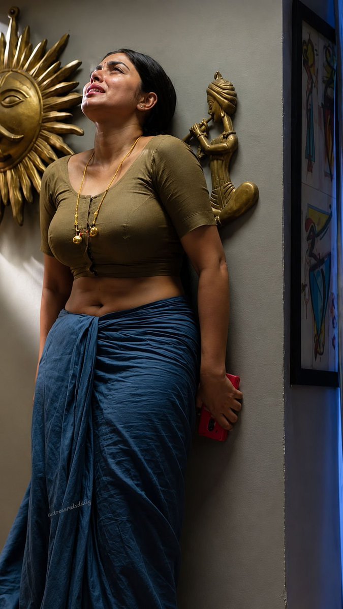 Actressbuzz9's tweet photo. Deeni paalu pindukoni puku lo paalu 💦🌺 kaare varaku dengitey 🥵🫦 venaka nundi gudda lo potlu vestu aa sallu pattukoni pinduthu dengali deeni👄🍌 ede eche arupulu expression kay enni rounds dengina kasi teeradhu.. entha dengina modda ke instant booner istundi🤤🥵 bajar lanja 🥵 https://t.co/1xnU30uoGs