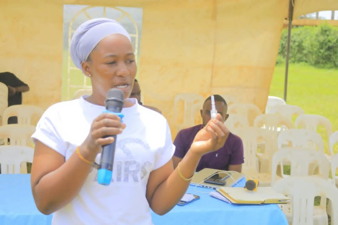 AcordUganda's tweet photo. With UNFPA funding, ACORD Uganda is enhancing access to information on Sayana Press in Jinja and Iganga. Community mobilisation at Jinja Central Market is helping women and girls access safe, simple and reliable self-administered contraception. #SRHR #SayanaPress https://t.co/7wAeMDCFo8