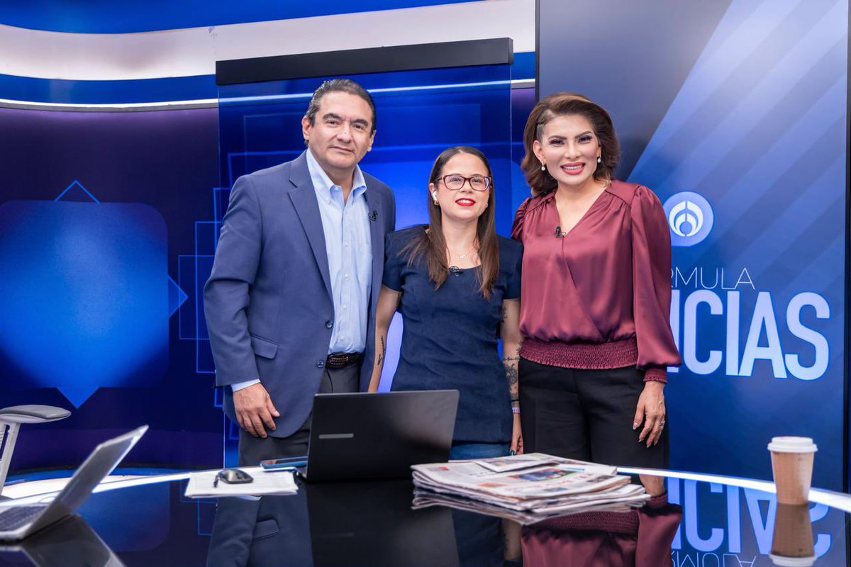 LoreniaValles_'s tweet photo. Desde la Ciudad de México, empecé la mañana platicando con @CiroGomezL y @ConFeregrino en el programa Ciro Gómez Leyva por la Mañana.

Expresé que Sonora se caracterizó por tener un proceso interno competitivo y respetuoso. En esta nueva etapa, la unidad será la brújula de la organización de nuestro movimiento de transformación.