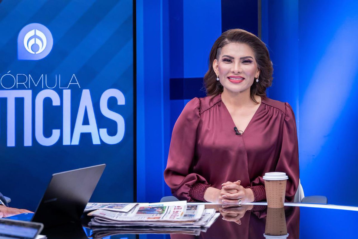 LoreniaValles_'s tweet photo. Desde la Ciudad de México, empecé la mañana platicando con @CiroGomezL y @ConFeregrino en el programa Ciro Gómez Leyva por la Mañana.

Expresé que Sonora se caracterizó por tener un proceso interno competitivo y respetuoso. En esta nueva etapa, la unidad será la brújula de la organización de nuestro movimiento de transformación.