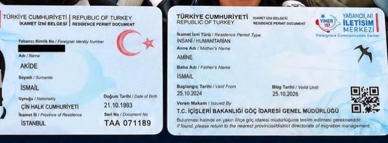 _tevhidgundemi's tweet photo. 🔻 İstanbul Sefaköy’de yaşayan Uygur Türkü Akide İsmail, 29 Eylül sabahı evine düzenlenen operasyonla emniyet birimleri tarafından gözaltına alındı.

🔻 Türkiye’de geçerli oturma izni bulunan, uzun yıllardır İstanbul’da yaşayan ve iki çocuğu olan Akide İsmail’in neden gözaltına alındığına ilişkin ailesine herhangi bir bilgi verilmedi.

🔻 Yakınlarından edinilen bilgilere göre, Sefaköy’deki bir Kur’an kursunda hoca olarak görev yapan Akide İsmail’in böbrek hastası bir çocuğu bulunuyor.

🔻 Ailesi, Akide İsmail’in sınır dışı edilerek Çin’e gönderilmesinden endişe ediyor. Aile, gözaltı sürecinin aydınlatılmasını ve Akide İsmail’in çocuklarıyla yeniden bir araya gelmesini talep ediyor.