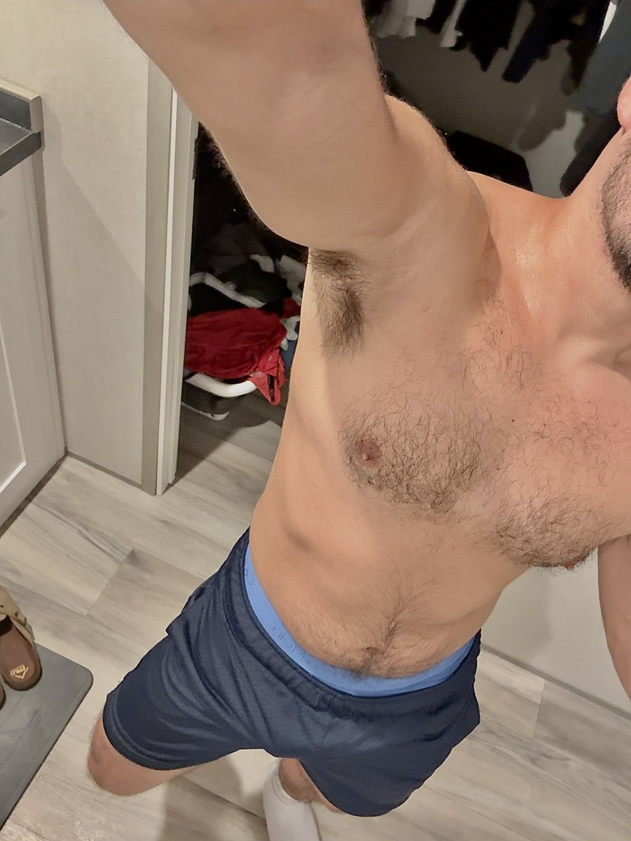 adanher385's tweet photo. ✨😏 
#fypシ゚viral  #gym https://t.co/8mQ371hduy
