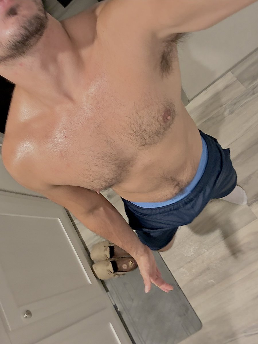 adanher385's tweet photo. ✨😏 
#fypシ゚viral  #gym https://t.co/8mQ371hduy