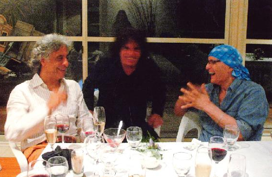 negrodolina's tweet photo. Caloi, Dolina y Leonardo Favio en la casa de Caloi y María Ramírez. #LVST https://t.co/xFpPMautPr