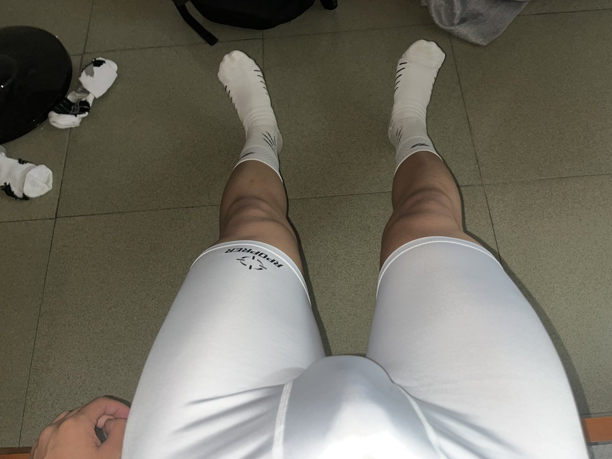 thyg4yu's tweet photo. 骚狗喜欢白高弹还是黑高弹 或者是男高爹的白袜😈 可➗yw加主页q
#白袜 #篮球袜 #男高 #高弹 #yw https://t.co/ry9puAD77Z