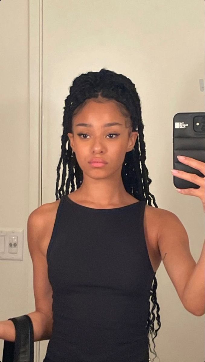 manoniism's tweet photo. no one talks about manon with locs anymore https://t.co/AkSI7IyOul