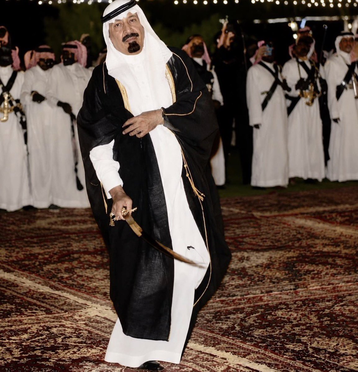 llaii_23's tweet photo. رحم الله وجهاً بشوشاً وطيّب ثراه وجعل جنة الفردوس مستق��اً ومقراً له https://t.co/X15Q33bKnm