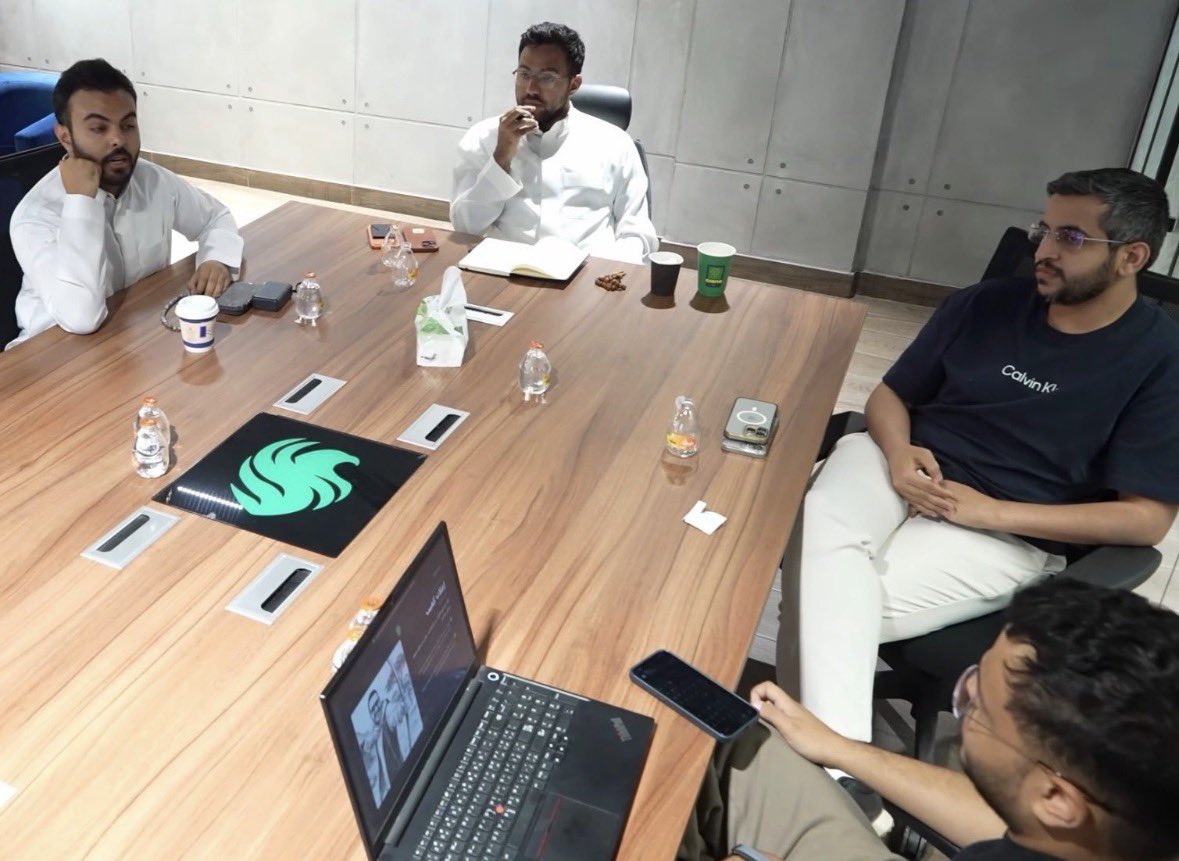 kafalcons's tweet photo. هل تقنعوني ذي كلها تسريبات وصدف؟؟
يعني فالكون هل انتم حمير لهدرجه ولا كيف مانتبهتوا https://t.co/f5IM12TlKj