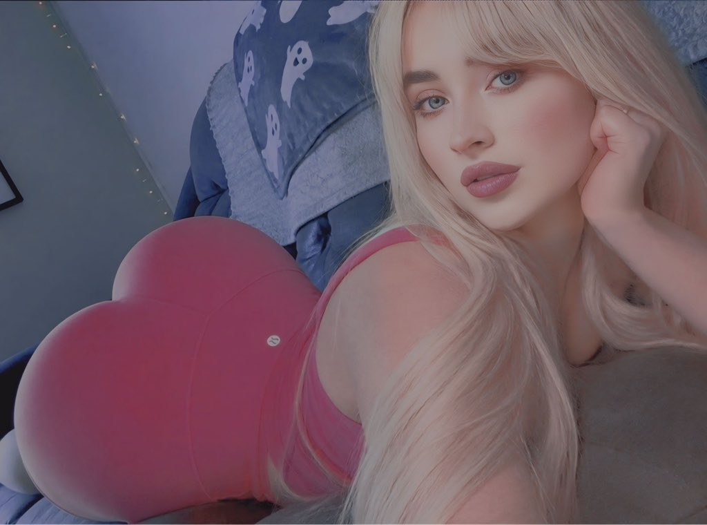 1NVISIBL3WOMAN's tweet photo. ⠀⠀⠀⠀⠀⠀

⠀⠀⠀⠀”   𝓔l rojo no va con ella.   ” ⠀⠀⠀⠀⠀⠀ ⠀⠀⠀⠀⠀⠀ ⠀⠀⠀⠀⠀⠀ ⠀⠀⠀⠀⠀⠀ ⠀⠀⠀⠀⠀⠀ ⠀⠀⠀⠀⠀⠀ ⠀⠀⠀⠀⠀⠀ https://t.co/Yv1HONJuKV