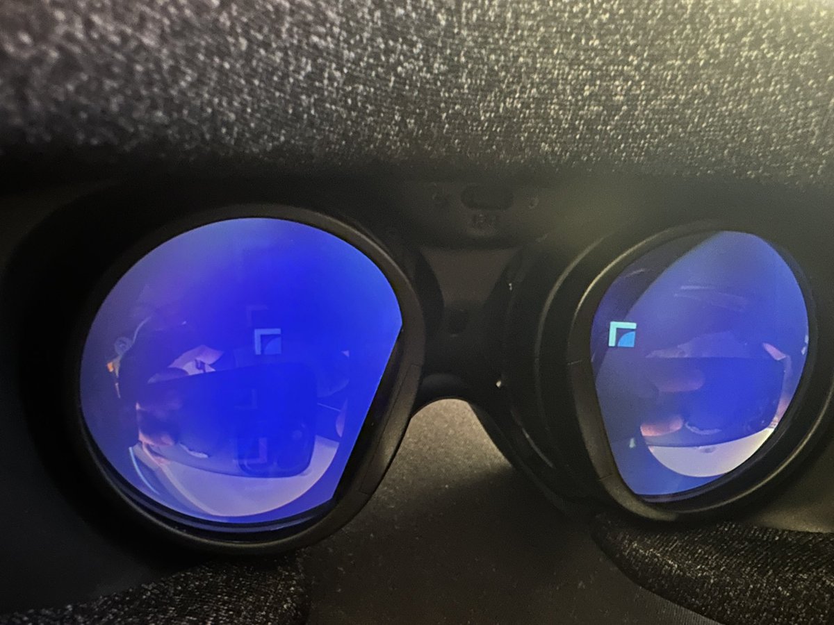 foerosebud's tweet photo. Just got the steam frame. I was so happy. Started it up, logged into account. Loaded first update - then restart and there I am waiting since 10min. No life. Tried several restarts and it stops with the "frame of death" 😫 https://t.co/02OXz8OgDO