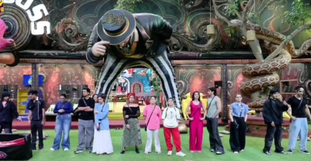 AliyaMalik45's tweet photo. I have watched so many seasons, and every season everyone breaks the rule in tasks, it was sanchalak's fault ( arishfa ), she should have stopped or disqualified. Biggboss , how can be this so biased ? Wtf is this show ? Biggboss just babysitting Qazi and his group🤡
#BiggBoss20 https://t.co/zXyPefz7DN