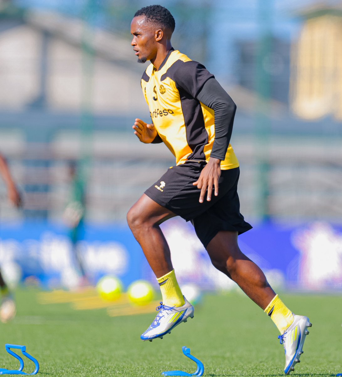 YoungAfricansSC's tweet photo. Tumerudi kazini🔰💪🏽 https://t.co/H4LXerCHLy
