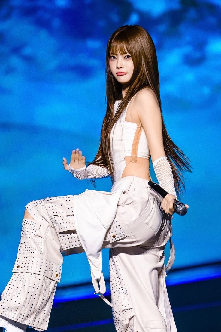 akiyama0b's tweet photo. @Yeonjimonn eu acho ela perfeita assim, deixa muito delicadinha
e porra as costas dela me dao um tesao inimaginavel https://t.co/d3mxjiAyYV