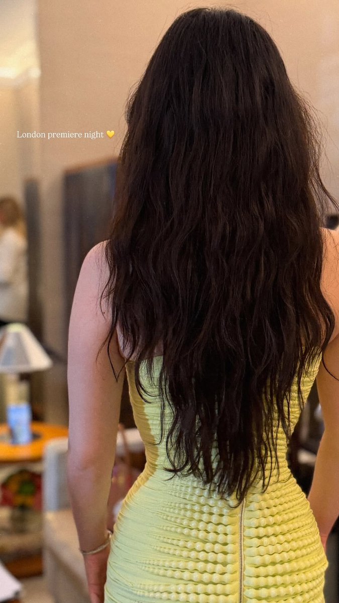 mikeymsource's tweet photo. Mikey Madison's hair for "The Social Reckoning" UK premiere. https://t.co/i8GK36dQmr