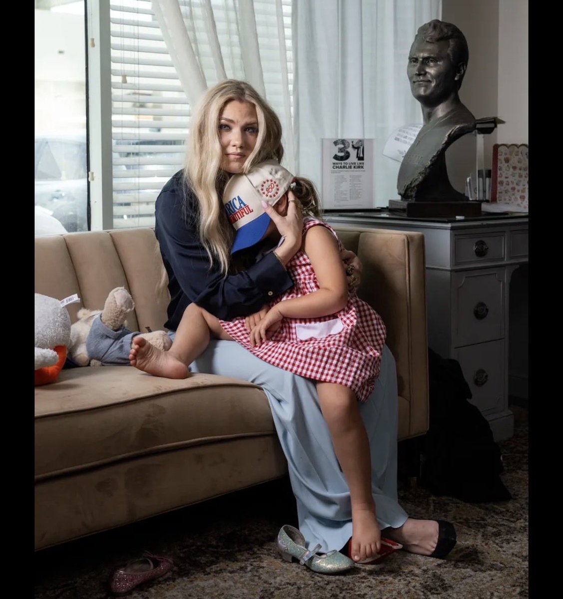 L09878's tweet photo. @RealCandaceO Diabolical choice “using” her child https://t.co/R6boQhMZFe