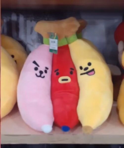serenfilter's tweet photo. eu não sei pq mas essa imagem me faz descaralhar de rir pqp eles banana https://t.co/U6uCO6O1wo