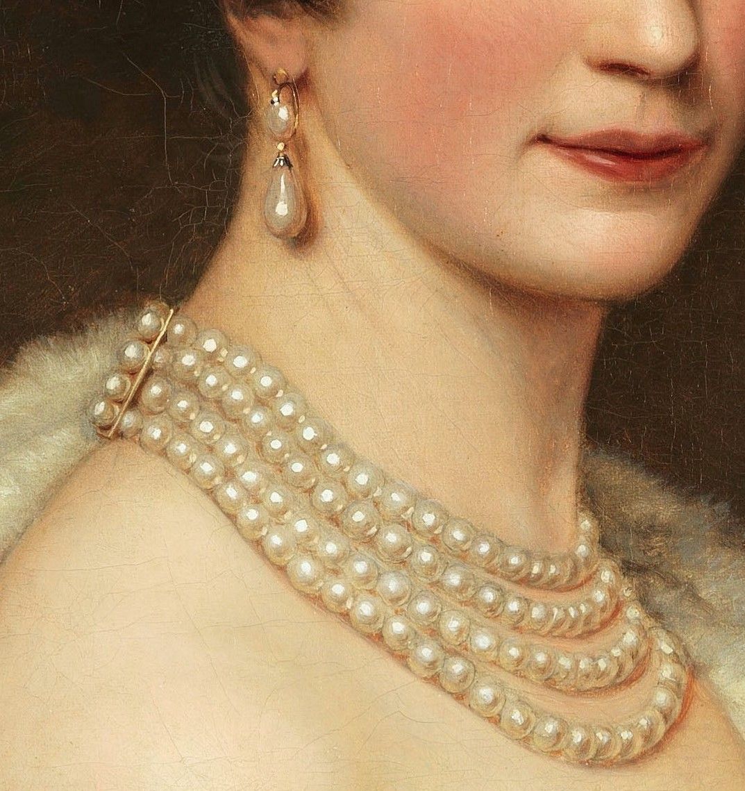 relicmuseum's tweet photo. Look closely at the pearls.

Every tiny reflection, every drop of light was painted by hand. These jewels once belonged to a world of balls, portraits, marriages, ceremonies....and private moments we will never know.

The jewels survived.
The stories are left for us to imagine. https://t.co/qKqSfWFLwp