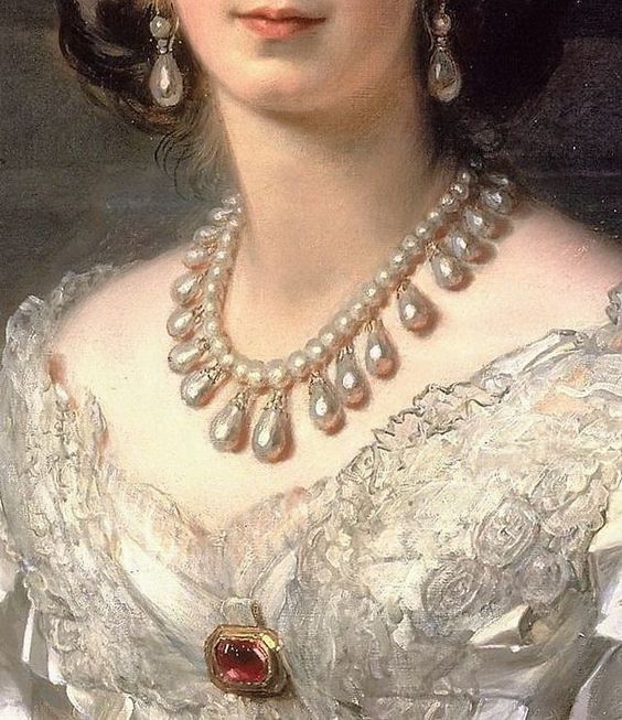relicmuseum's tweet photo. Look closely at the pearls.

Every tiny reflection, every drop of light was painted by hand. These jewels once belonged to a world of balls, portraits, marriages, ceremonies....and private moments we will never know.

The jewels survived.
The stories are left for us to imagine. https://t.co/qKqSfWFLwp