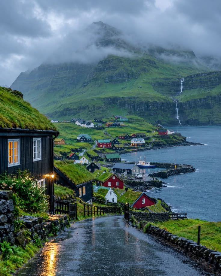 naturalbeautyi7's tweet photo. 📍 Gásadalur, Faroe Islands 🇫🇴 https://t.co/uyXDzVdcM1