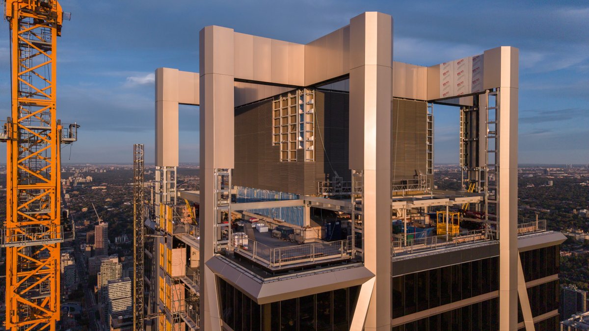 Urban_Toronto's tweet photo. One Bloor West's massive architectural crown inches closer towards completion. https://t.co/tCWhQLHJhT https://t.co/cBHIZQZ0yI