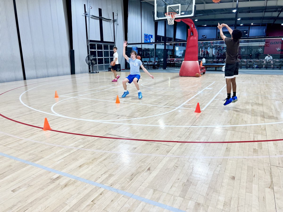 gvbacademy's tweet photo. Don’t just work on your game... build your game. 🏀🔥

GVBA Skill Development: high-level training, real coaching, and intentional development every session. https://t.co/EMwMPntpu2