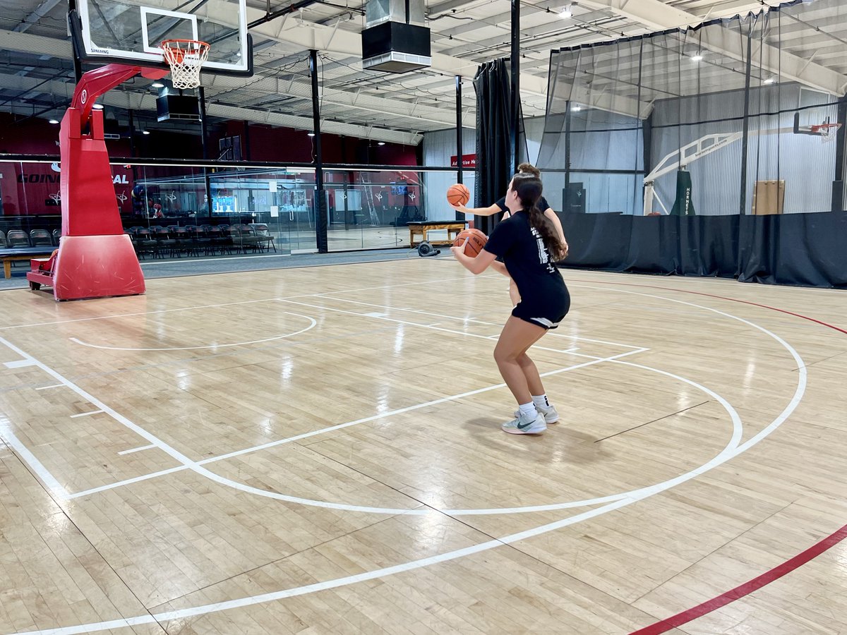 gvbacademy's tweet photo. Don’t just work on your game... build your game. 🏀🔥

GVBA Skill Development: high-level training, real coaching, and intentional development every session. https://t.co/EMwMPntpu2